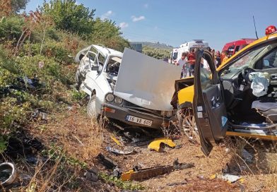 TATLISU ÇATRAĞINDA KAZA: 4 YARALI