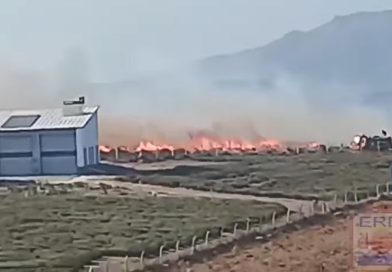 HARMANLI’DA ÇIKAN YANGINA UÇAK ve HELİKOPTERLE MÜDAHALE