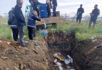 400 LİTRE SAHTE ALKOL İMHA EDİLDİ