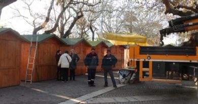 ERDEK CUMHURİYET MEYDANI’NA YILBAŞI PAZARI