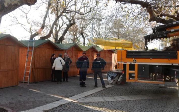 ERDEK CUMHURİYET MEYDANI’NA YILBAŞI PAZARI