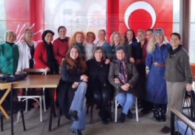 CHP KADIN KOLLARI KAHVALTIDA BULUŞTU