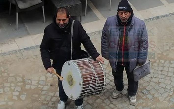 DAVULCULAR BİR KÜLTÜRÜ YAŞATIYOR