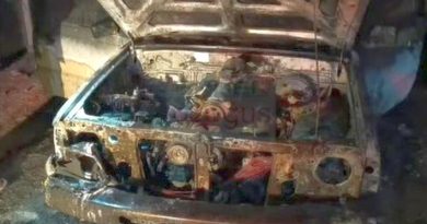 SARAYLAR’DA YANAN ARAÇ KULLANILMAZ HALE GELDİ