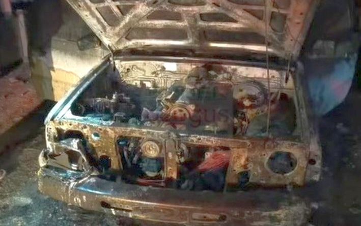 SARAYLAR’DA YANAN ARAÇ KULLANILMAZ HALE GELDİ