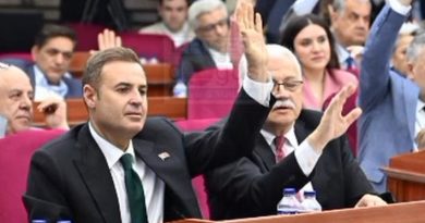 BÜYÜKŞEHİR BELEDİYE MECLİSİNDE SEÇİMLER YAPILDI