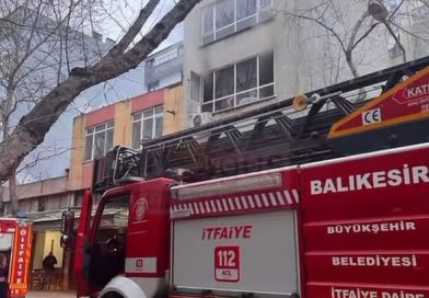 HAMİT NURAL CADDESİ’NDE EV YANGINI