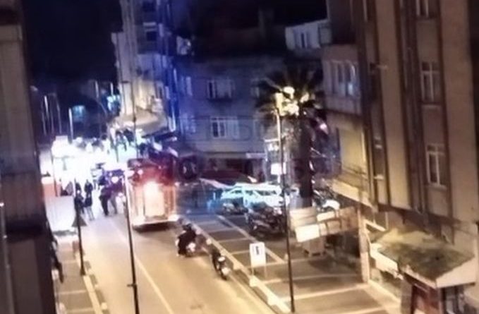 ZÜBEYDE HANIM CADDESİ’NDE İNTİHAR GİRİŞİMİ