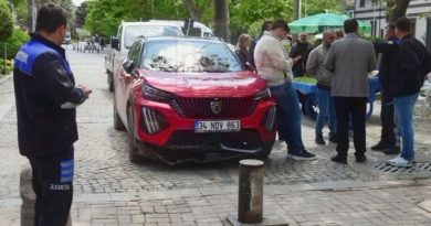 GEÇMEK İSTERKEN HİDROLİK BARİYERE TAKILDI