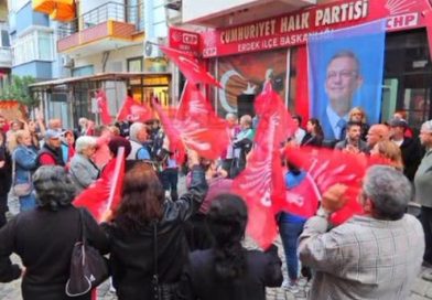CHP ERDEK PARTİ BİNASI ÖNÜNDE BASIN AÇIKLAMASI YAPTI