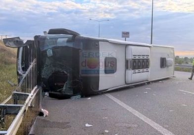 SUSURLUK’TA YOLCU OTOBÜSÜ DEVRİLDİ: 38 YARALI