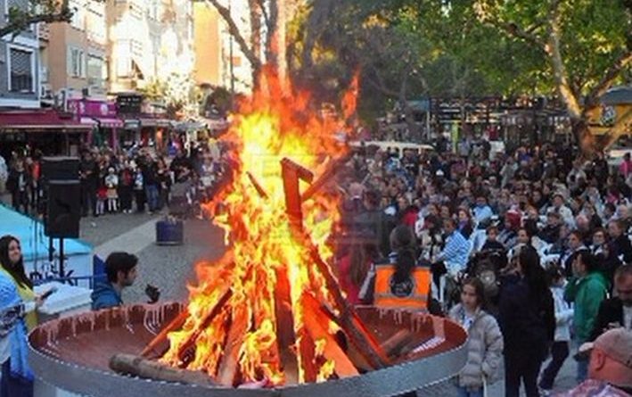 HIDIRELLEZ ATEŞİ YANDI.. BAHAR COŞKUSU MEYDANI SARDI