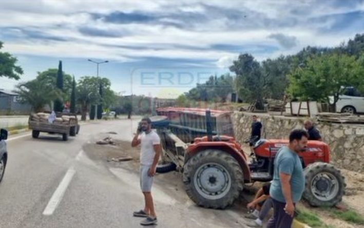 MALZEME YÜKLÜ TRAKTÖR MURAT BAYIRI’NDA KAZA YAPTI