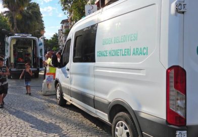 OCAKLAR SAHİLİNDE DENİZDE KALP KRİZİ GEÇİREN KADIN HAYATINI KAYBETTİ