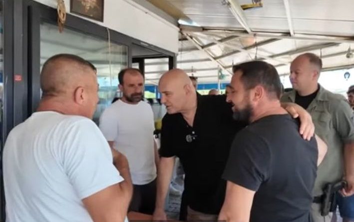 ÇÖMEZ: “ERDEKLİ BALIKÇILAR DERTLİ”