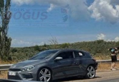 KAYAN MEVKİİ’NDE DİKKATSİZLİK KAZA GETİRDİ: İKİ ARAÇ HASAR GÖRDÜ